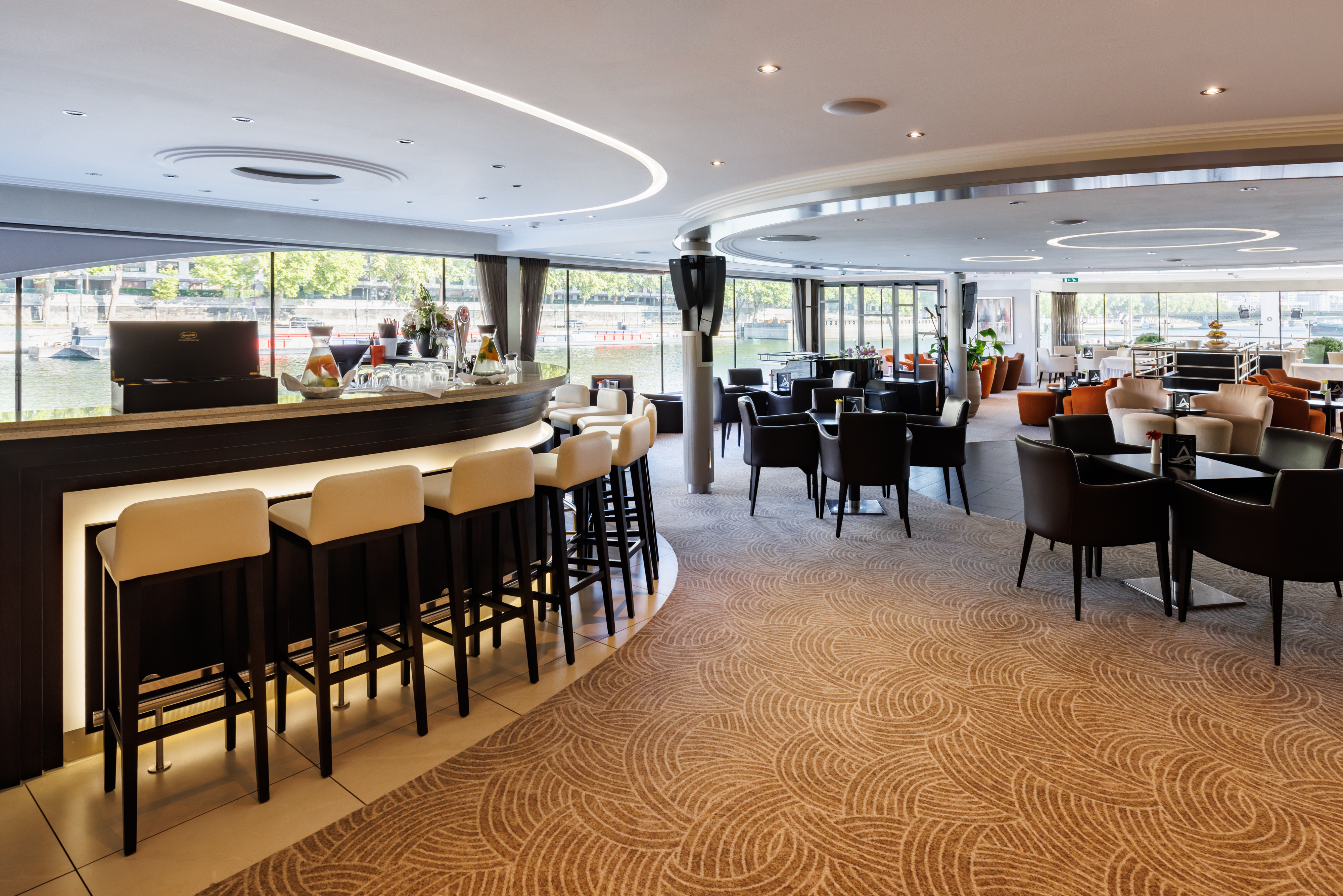 Avalon Tapestry II - Panorama Lounge